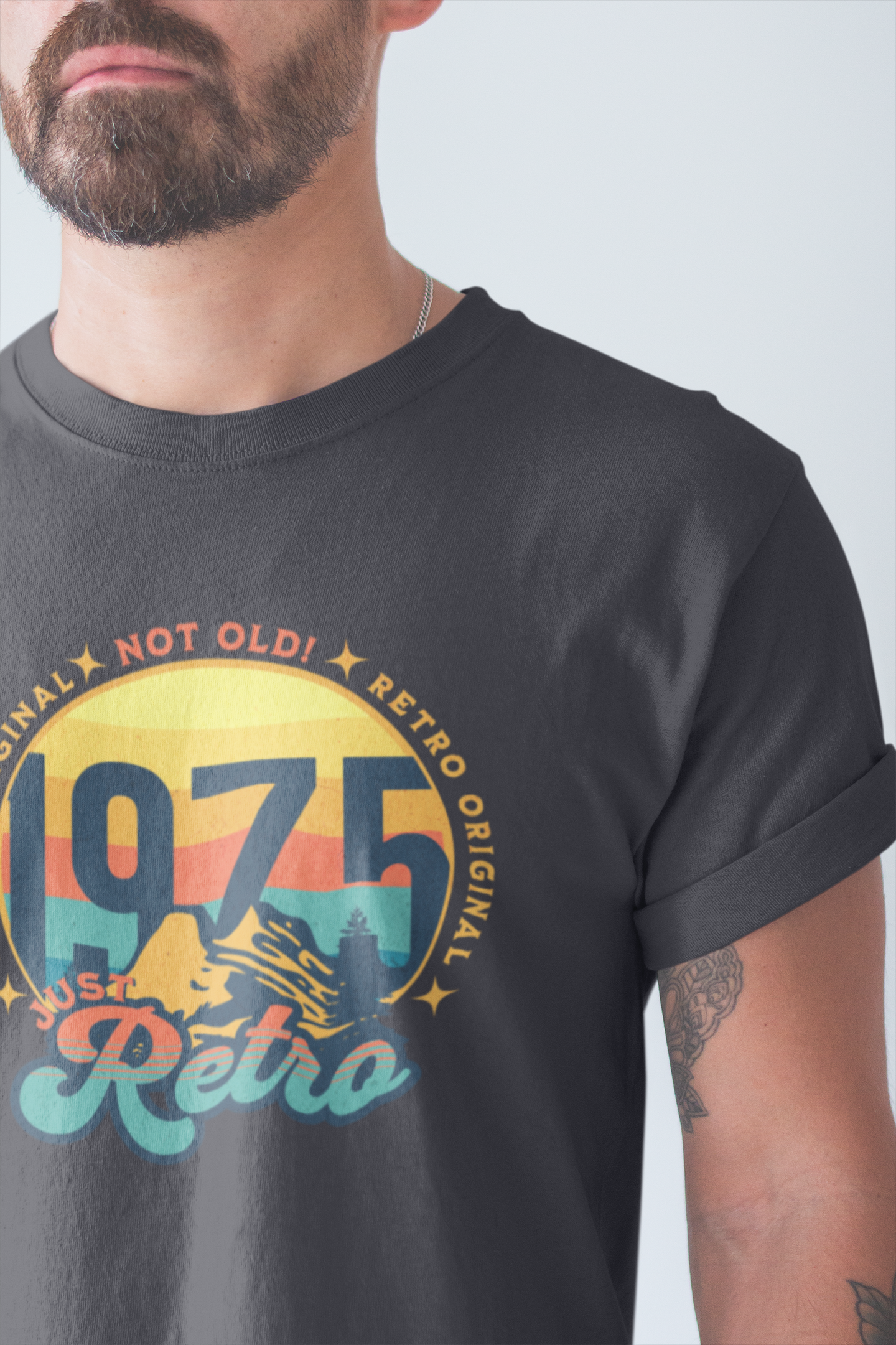 Geschenk zum 50. Geburtstag, Trend Shirt "Not old! Just Retro" 1975, Geburtstagsgeschenk für Jahrgang 1975 im retro style