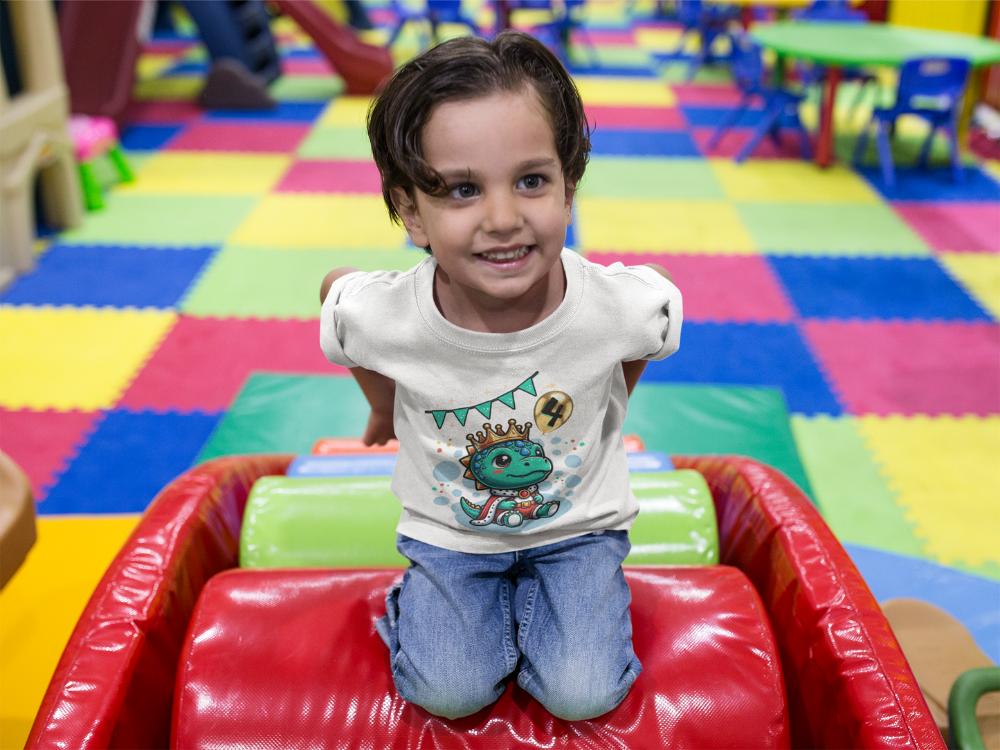 Personalisierbares Dino Geburtstag T-Shirt mit Alter und Namen des Kindes | Kindershirt für 1-6 Jahre | Trendige Farbauswahl